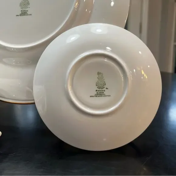 Royal Doulton Rondo H 4935 Bone China 5 Piece Place Setting Vintage Doulton & Co Dinnerware
